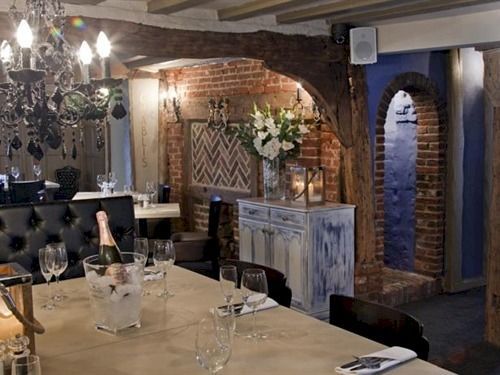 Отель The Blue Anchor Feering Экстерьер фото